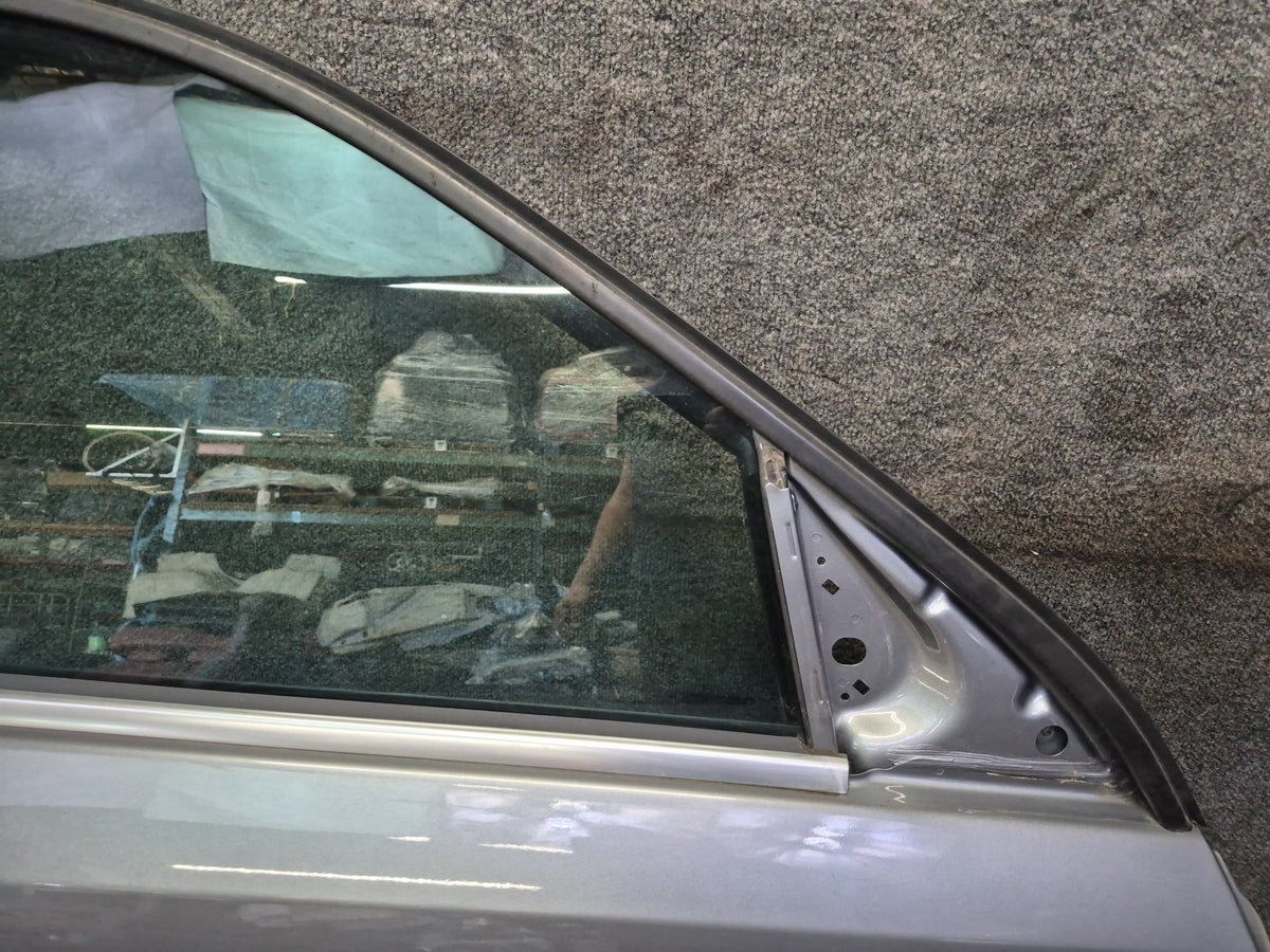 2012-2019 Mercedes W166 GLE ML Front Right Side Door Shell Panel W/ Glass