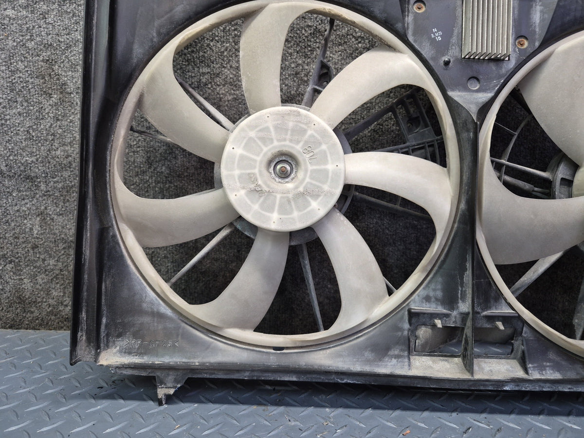 08-17 Lexus UVF46L LS600hL LS460 AWD Engine Radiator Cooling Fan Shroud Damaged
