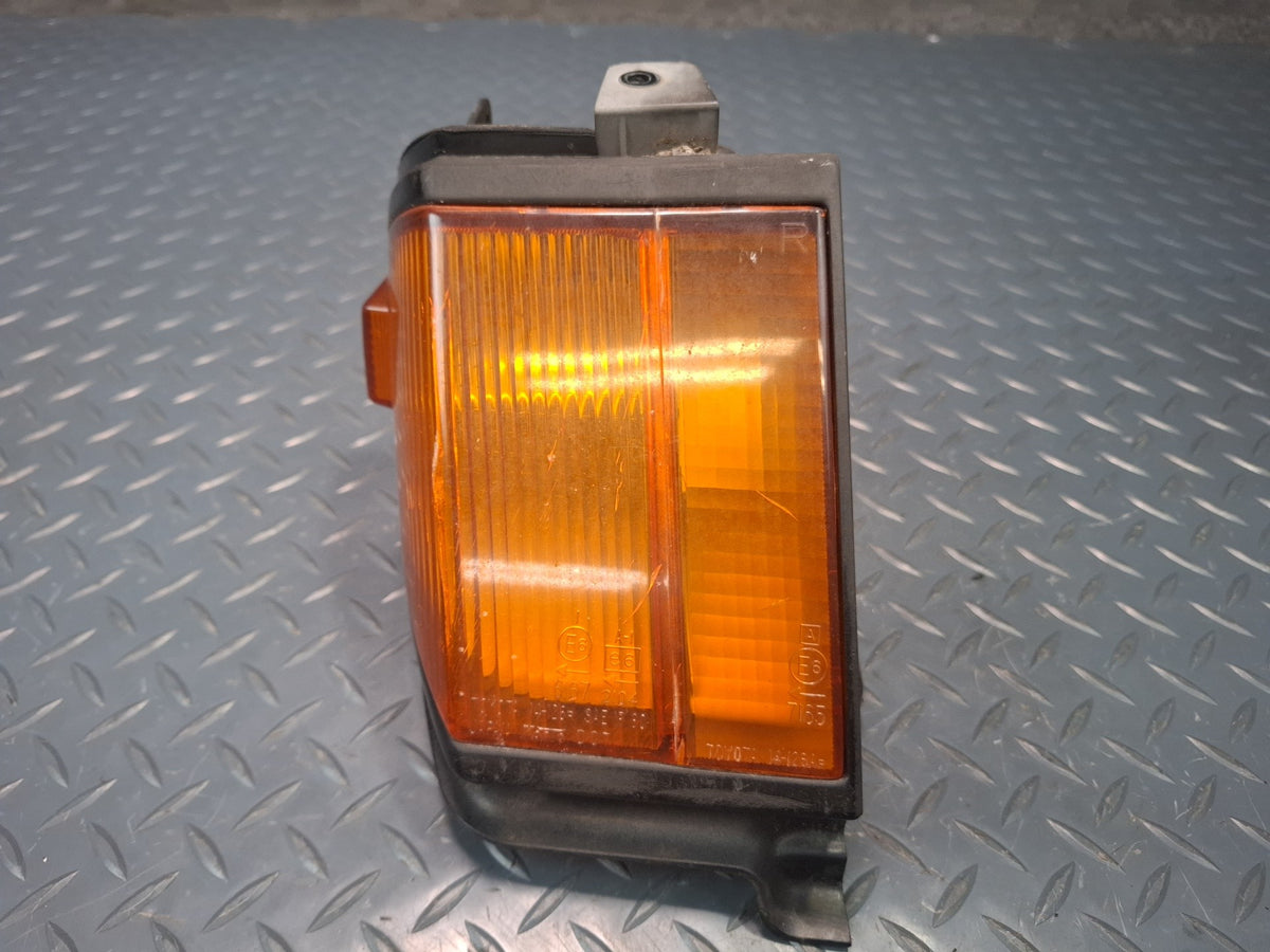82-83 Toyota Celica RA65 Set of 2 Front Turn Signal Corner Light Lamp Damaged