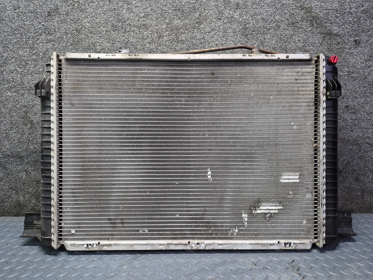 96-99 Mercedes R129 SL500 Engine Cooling Radiator 1295000103 OEM