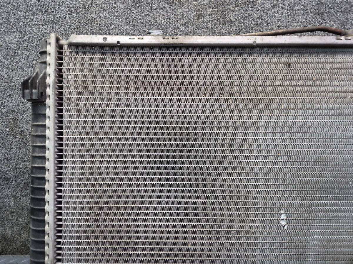 96-99 Mercedes R129 SL500 Engine Cooling Radiator 1295000103 OEM