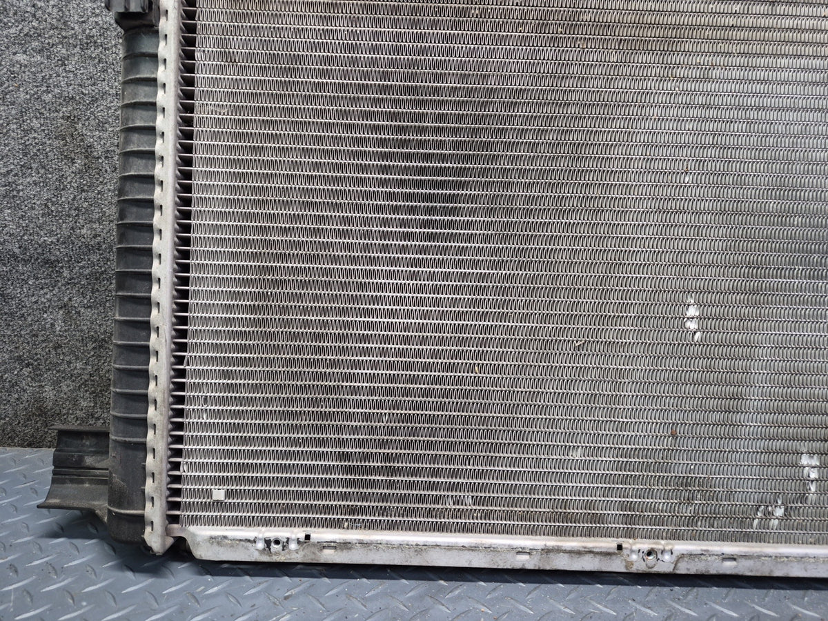 96-99 Mercedes R129 SL500 Engine Cooling Radiator 1295000103 OEM