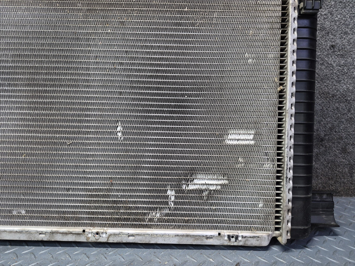 96-99 Mercedes R129 SL500 Engine Cooling Radiator 1295000103 OEM