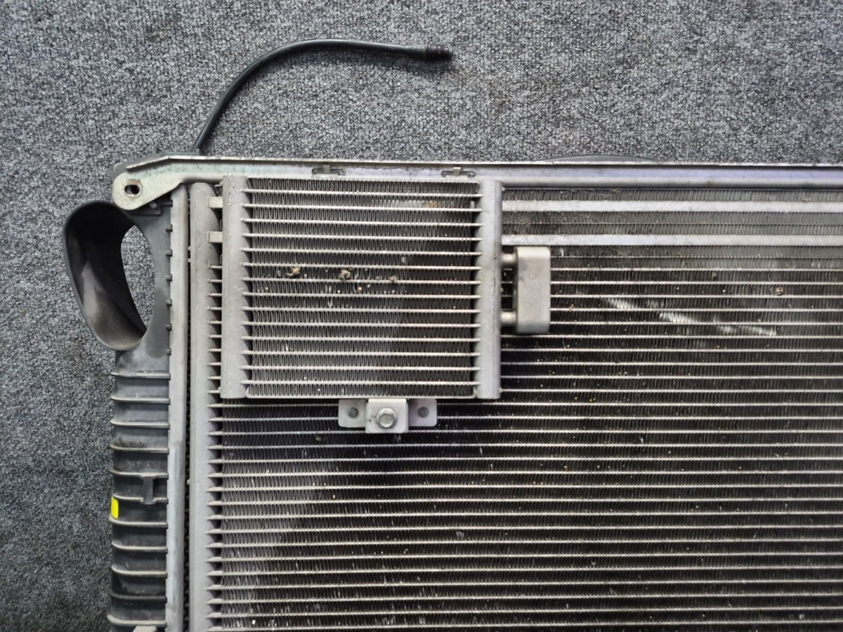 07-08 Mercedes R230 SL550 M273 Engine Radiator A/C Condenser Fan Shroud Set OEM