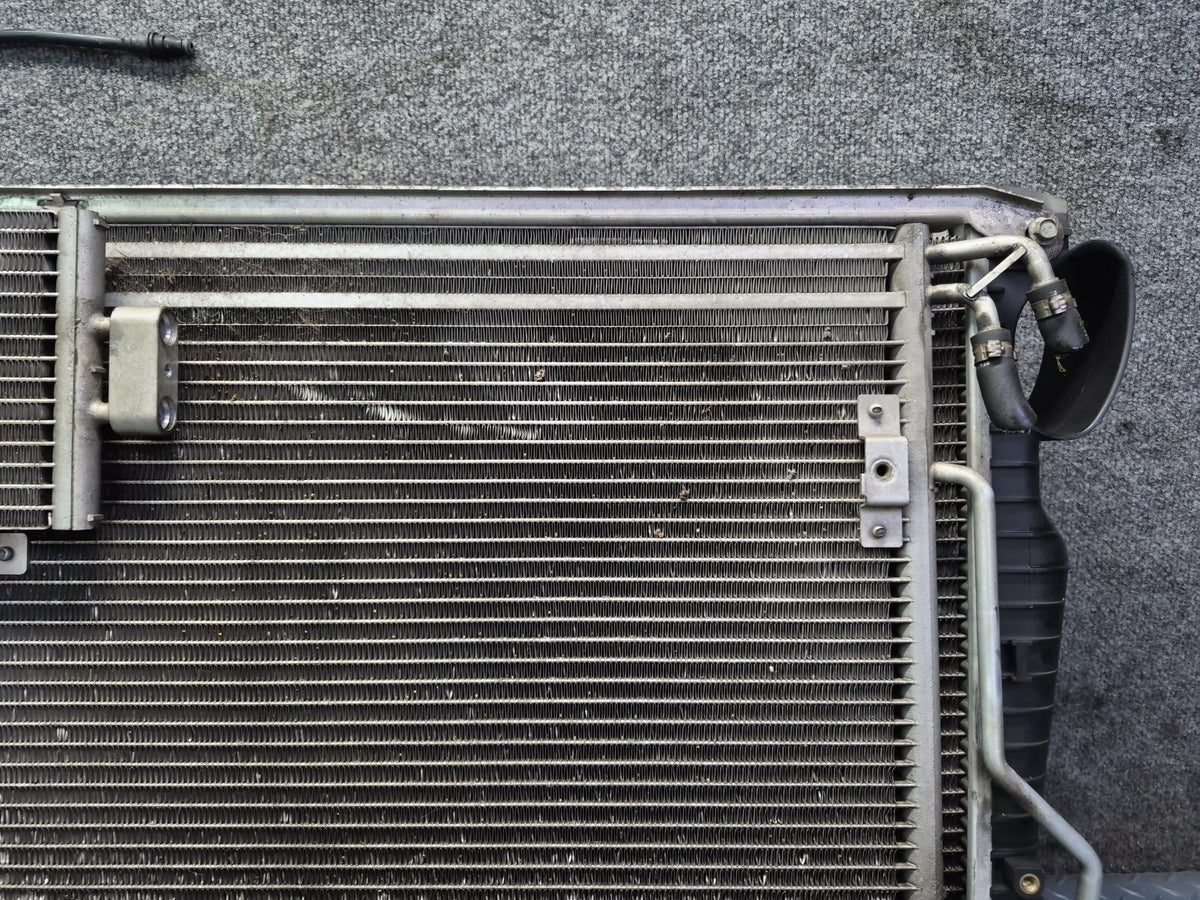 07-08 Mercedes R230 SL550 M273 Engine Radiator A/C Condenser Fan Shroud Set OEM