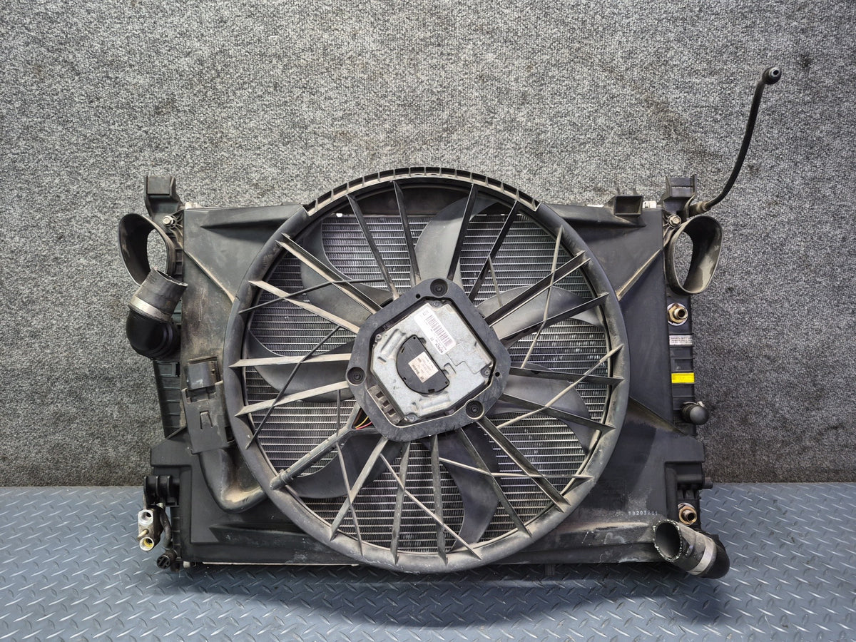 07-08 Mercedes R230 SL550 M273 Engine Radiator A/C Condenser Fan Shroud Set OEM