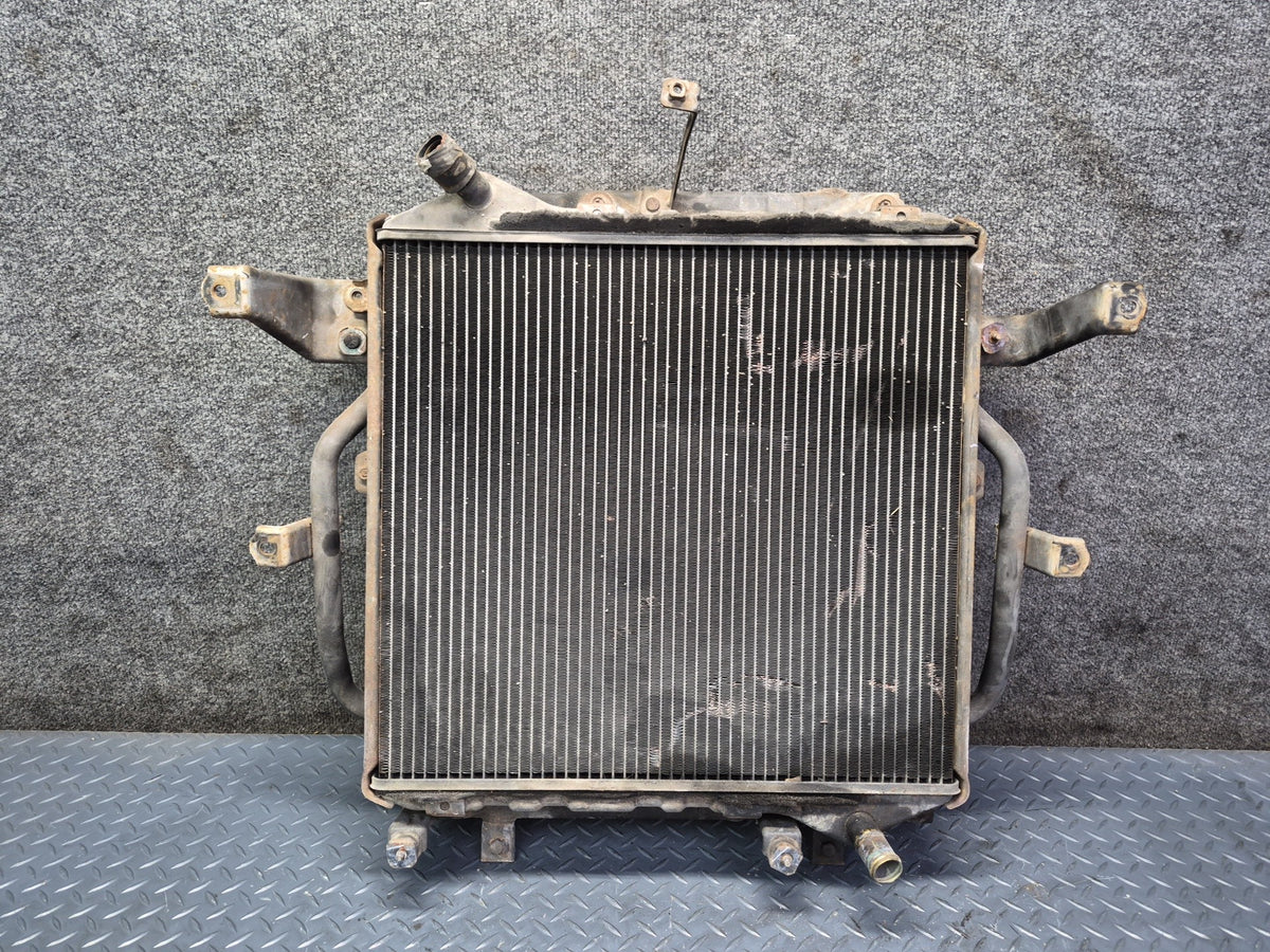 93-96 Toyota Hiace KZH106W 1KZ-TE 4WD AT Engine AUX Cooling Radiator w Mount OEM