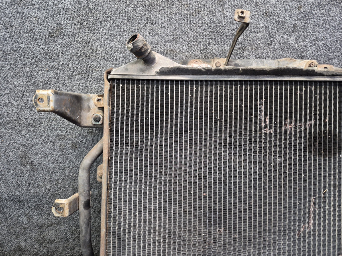93-96 Toyota Hiace KZH106W 1KZ-TE 4WD AT Engine AUX Cooling Radiator w Mount OEM