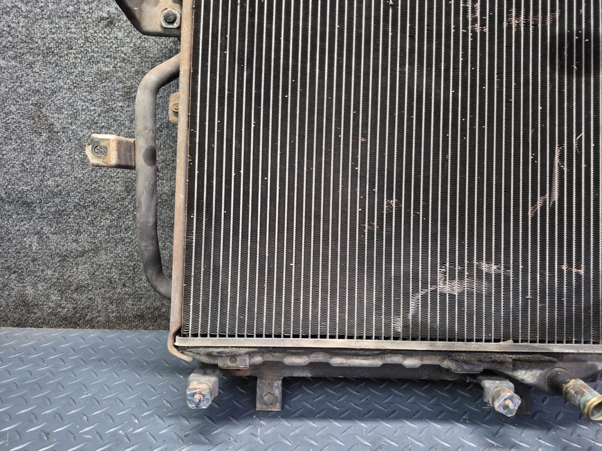 93-96 Toyota Hiace KZH106W 1KZ-TE 4WD AT Engine AUX Cooling Radiator w Mount OEM