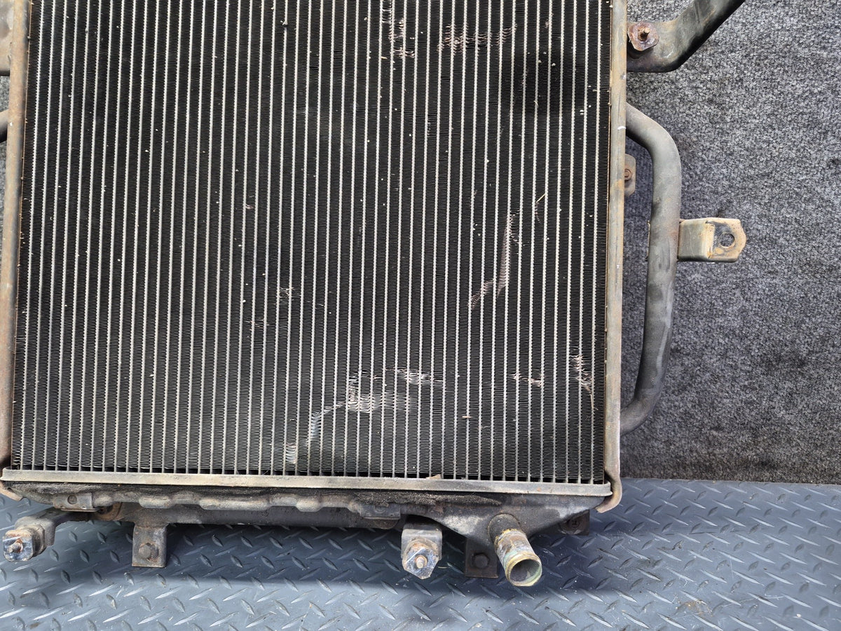 93-96 Toyota Hiace KZH106W 1KZ-TE 4WD AT Engine AUX Cooling Radiator w Mount OEM
