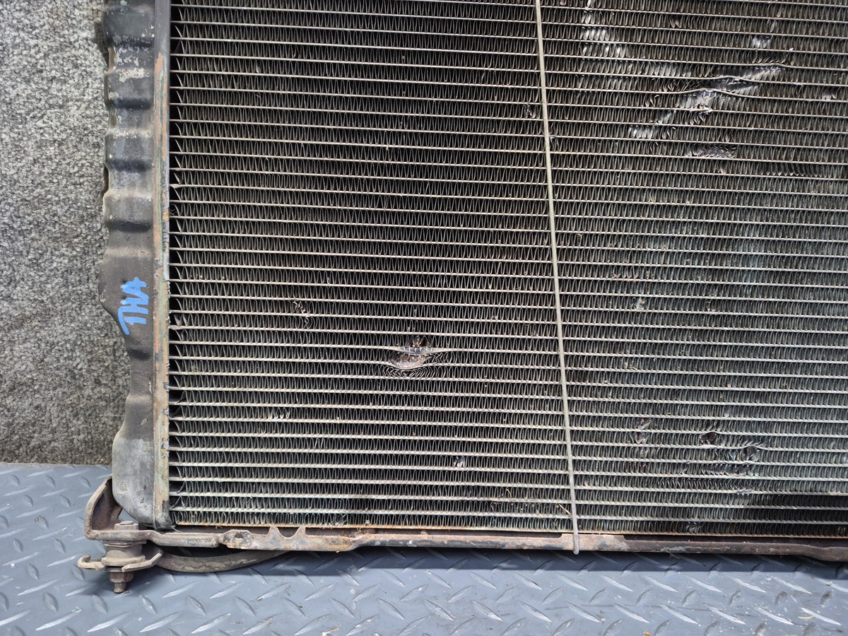 93-96 Toyota Hiace KZH106W 1KZ-TE 4WD A/T Engine Main Cooling Radiator OEM