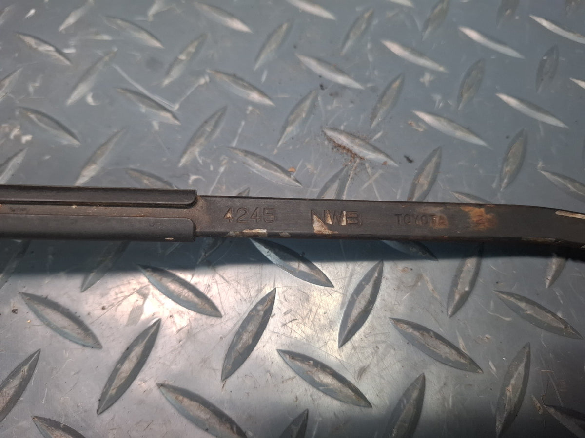 89-92 Toyota Supra MK3 Set of 2 Front Left & Right Windshield Wiper Arm OEM