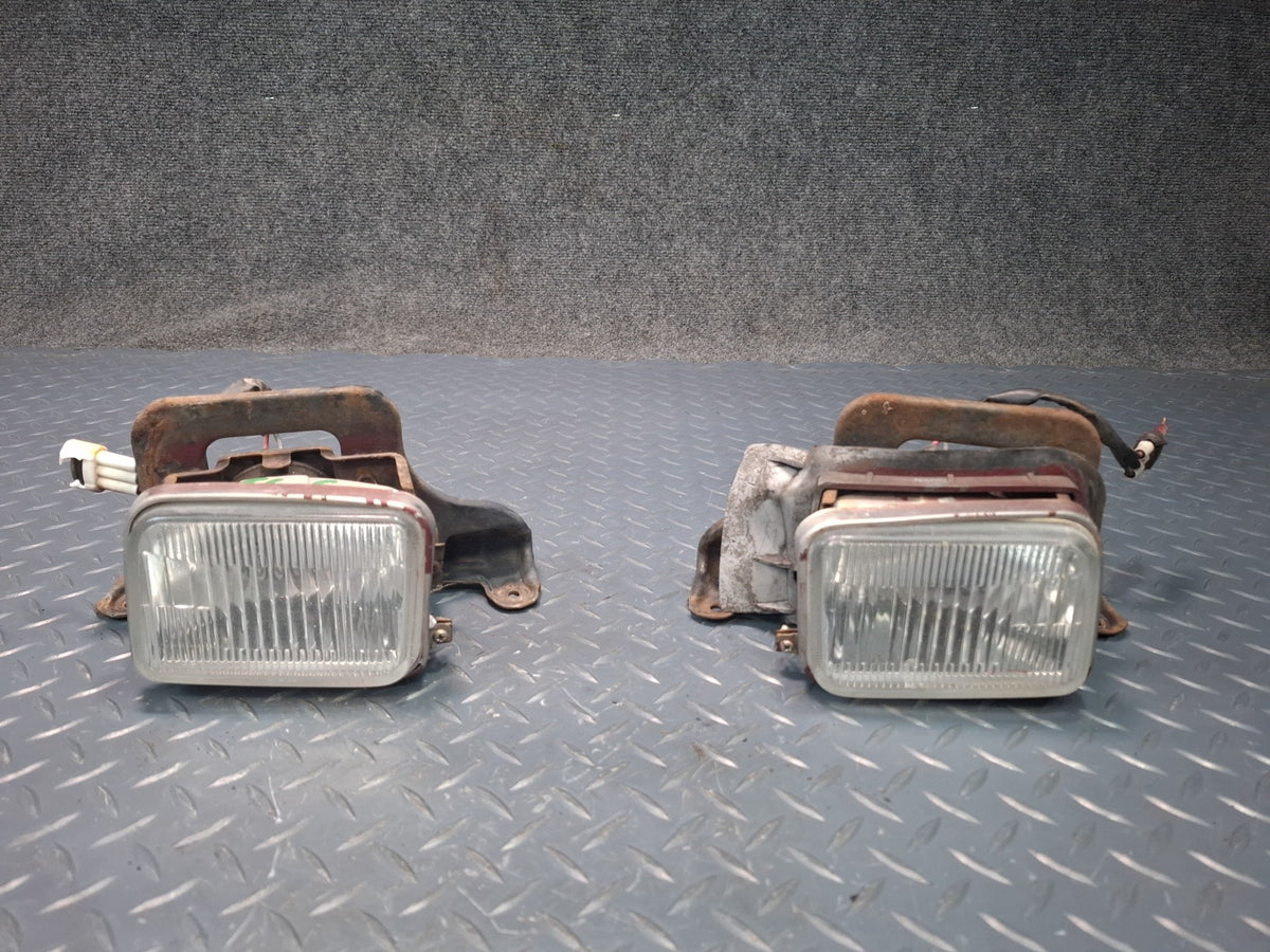 89-92 Toyota Supra MK3 MA71 Front Bumper Left & Right Fog Light Lamp Set Dmgd