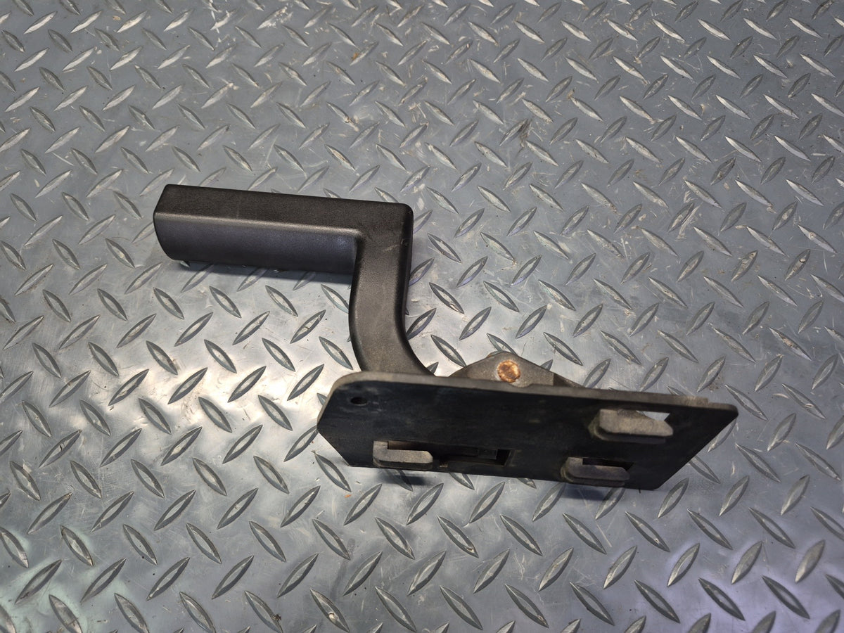 2005-2007 Hummer H2 Rear Left Door Interior Trim Cover Panel W/ Handle Damaged
