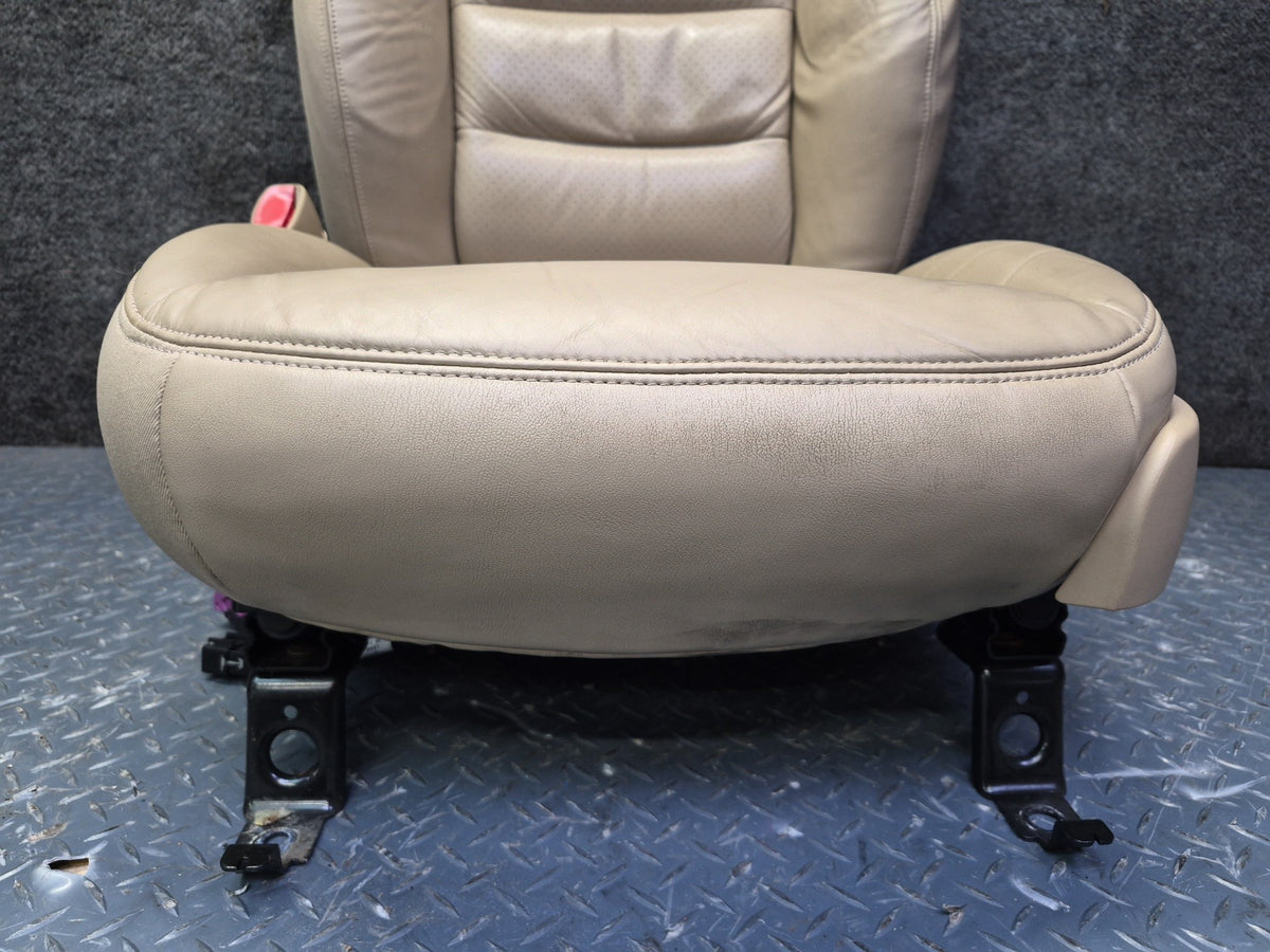 05-08 Chevrolet Corvette C6 Set of 2 Front Left & Right Heated Leather Seat OEM
