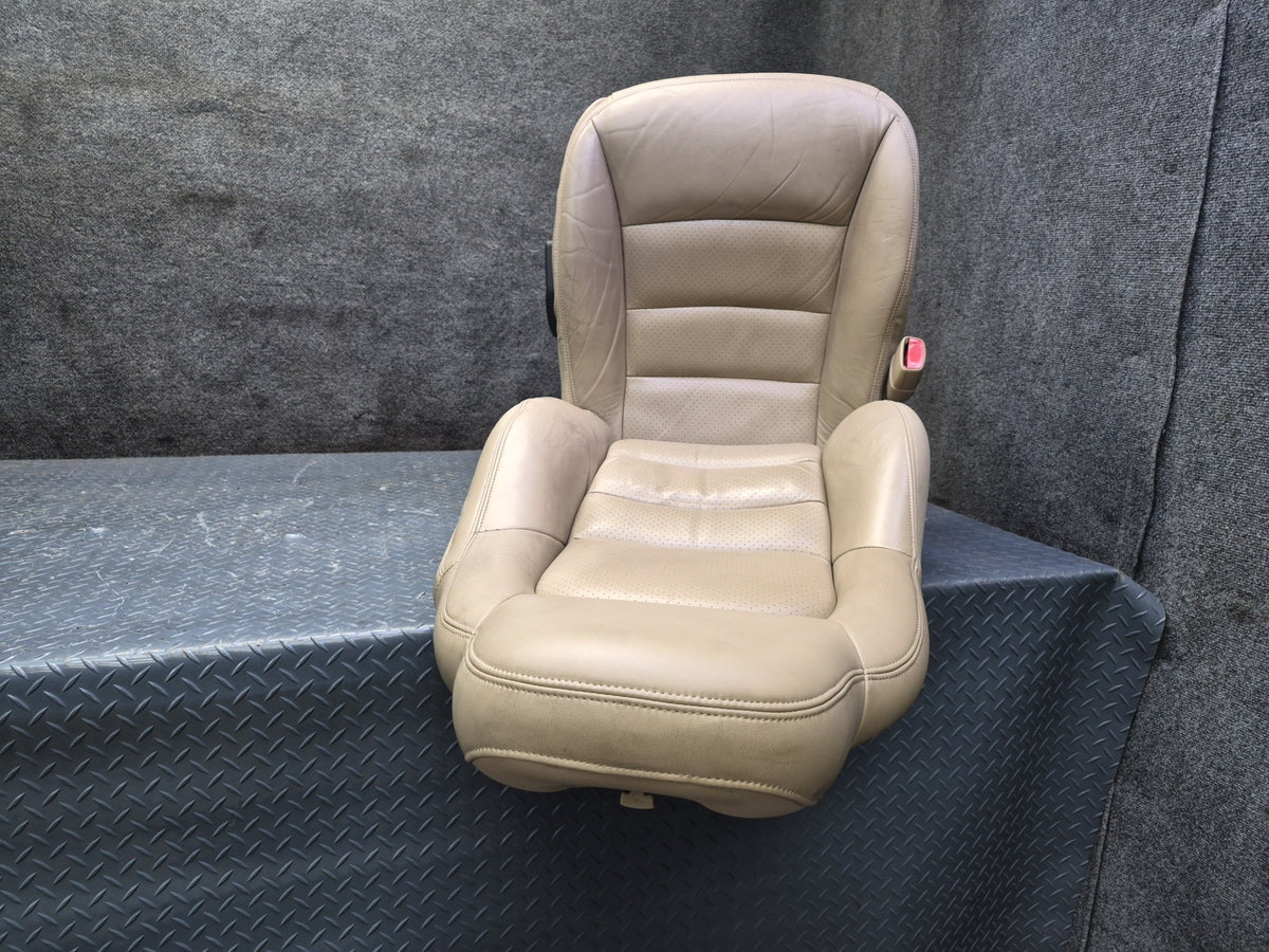 05-08 Chevrolet Corvette C6 Set of 2 Front Left & Right Heated Leather Seat OEM