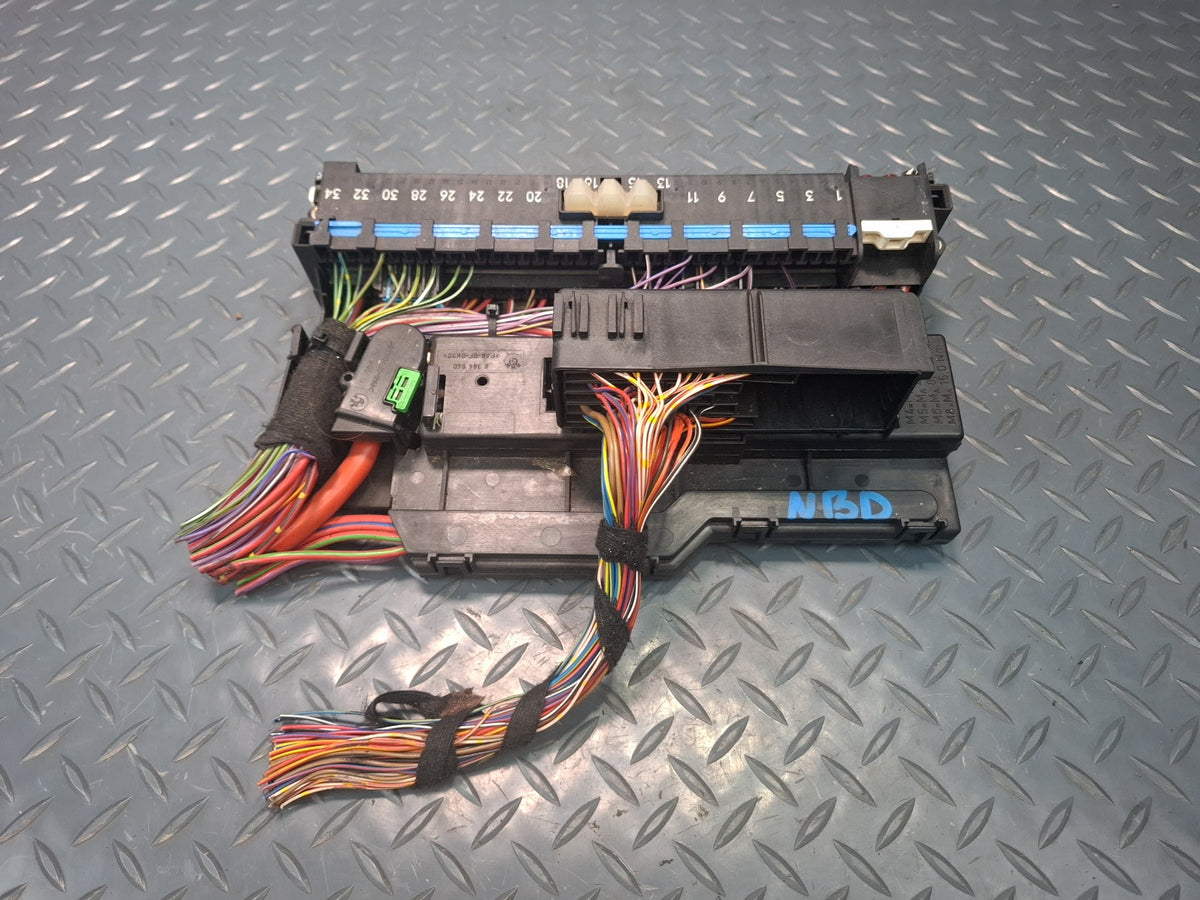 01-06 BMW E46 330Ci Power Distribution Fuse Relay Box Module OEM