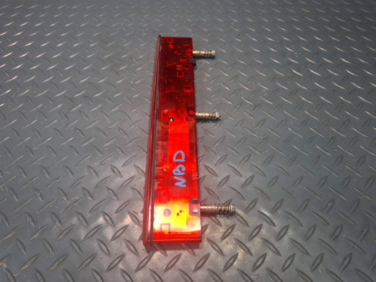 01-06 BMW E46 330Ci Convertible Rear Third 3RD Center Brake Light 8368765 OEM