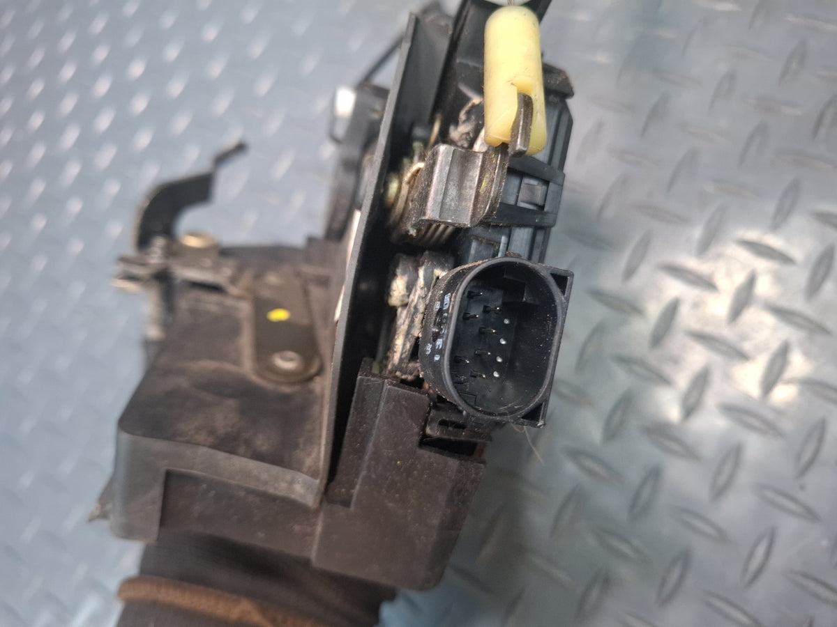 01-06 BMW E46 330Ci Coupe Convertible Right Door Lock Latch Actuator 8208716 OEM