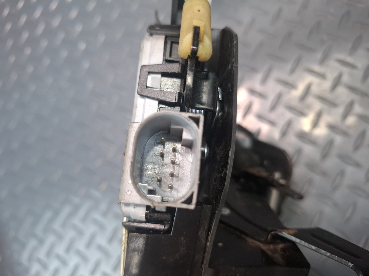 01-06 BMW E46 330Ci Coupe Convertible Left Door Lock Latch Actuator OEM