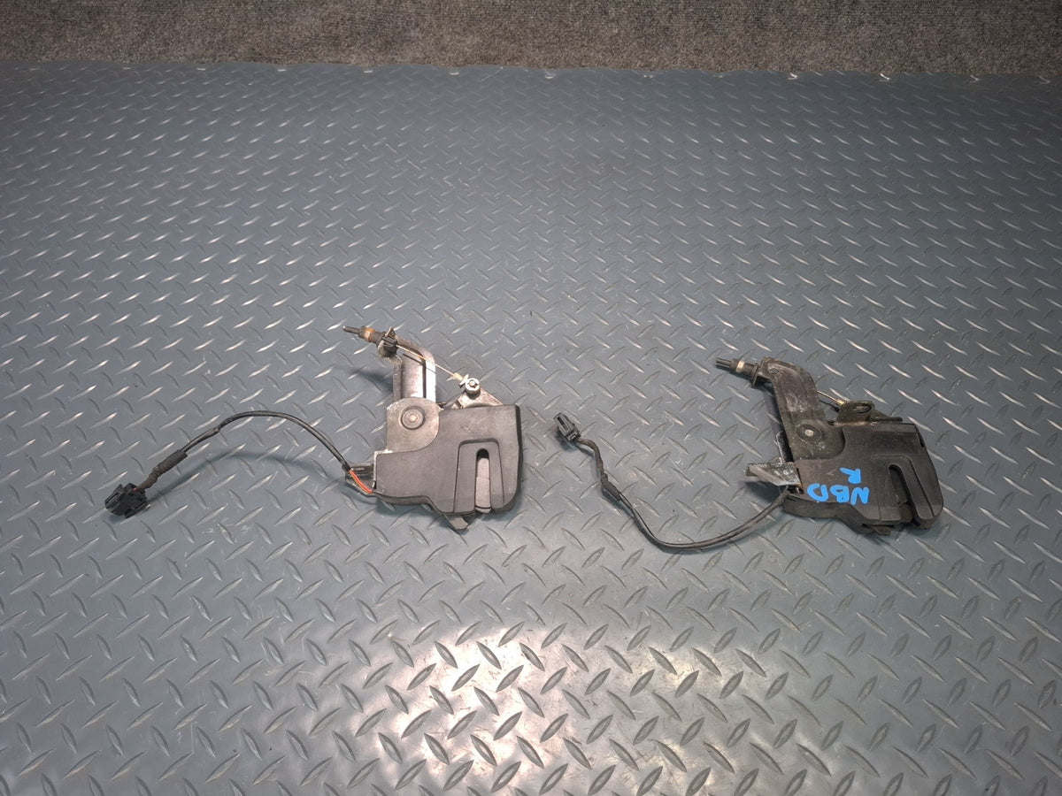 01-06 BMW E46 330ci Convertible Set of 2 Rear Folding TOP Roof Lock Latch OEM
