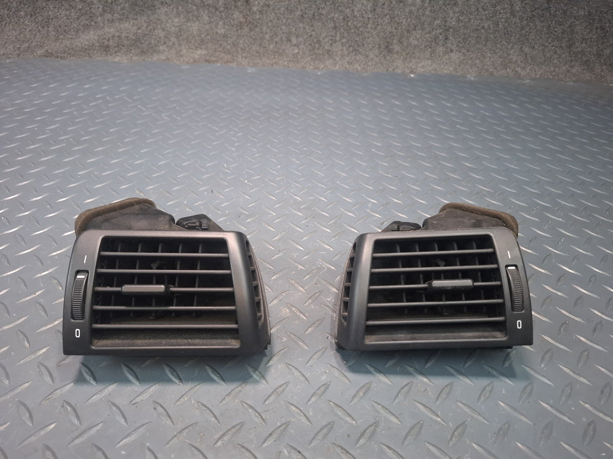 01-06 BMW E46 330Ci Set of 2 Dash Front Left & Right A/C Air Vent Grille OEM