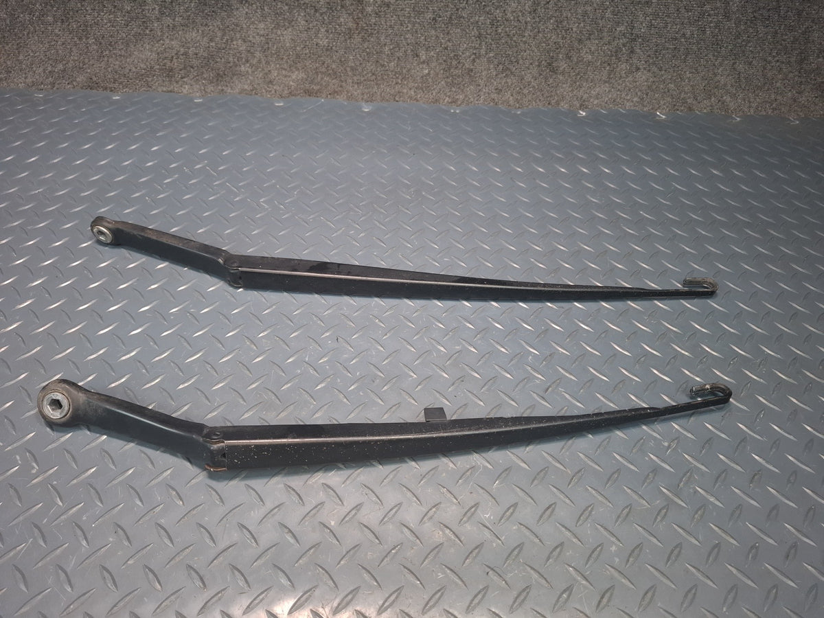 01-06 BMW E46 330Ci Set of 2 Front Left & Right Windshield Wiper Arm OEM