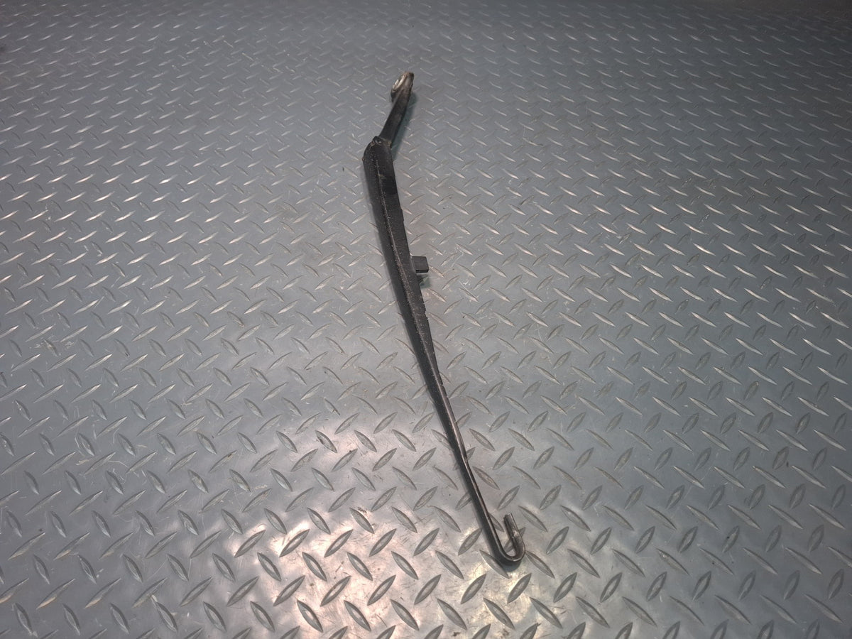 01-06 BMW E46 330Ci Set of 2 Front Left & Right Windshield Wiper Arm OEM
