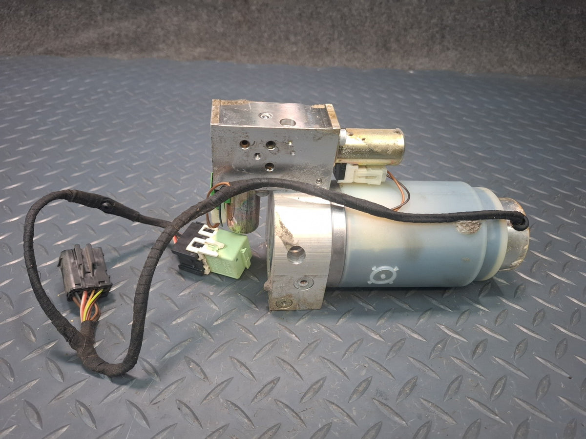 01-06 BMW E46 330ci Convert TOP Roof Hydraulic Pump Motor w Sound Insulation OEM