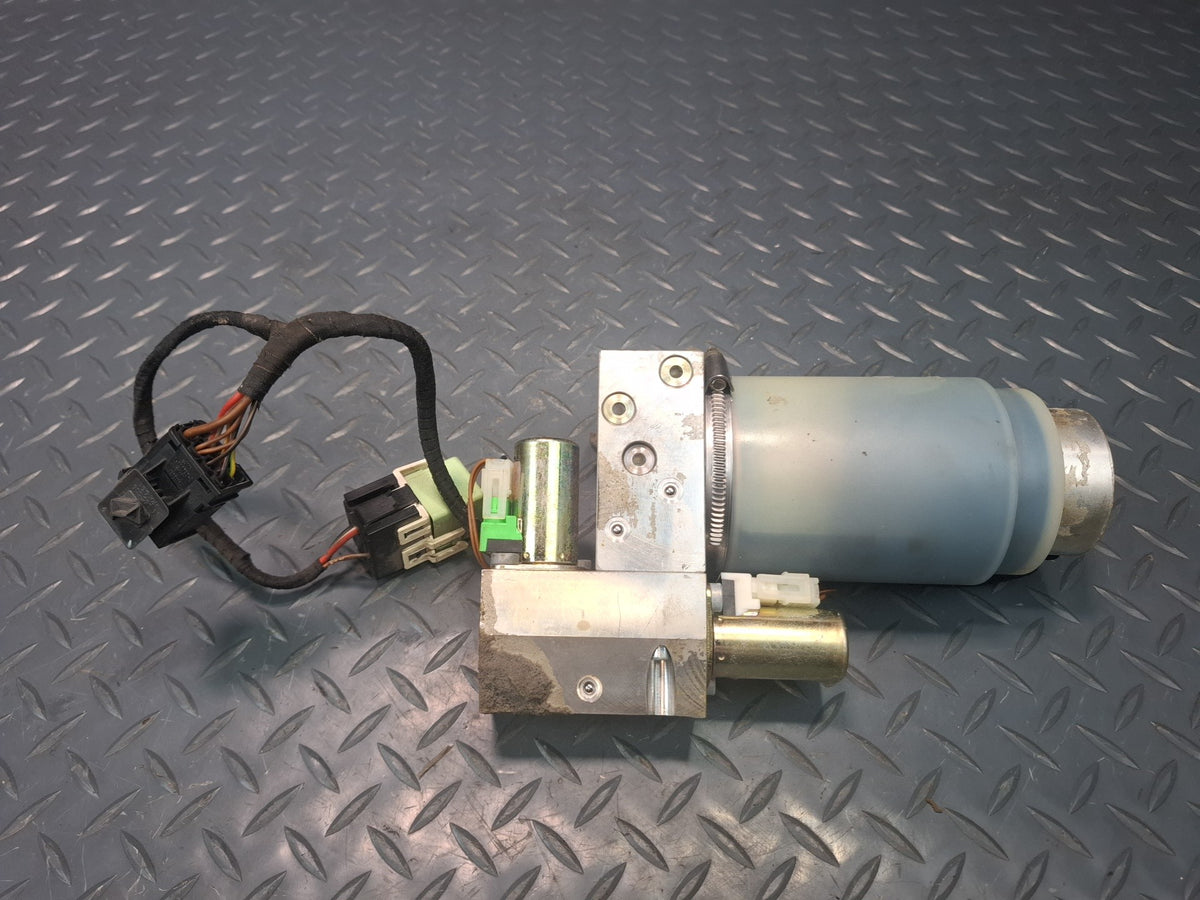 01-06 BMW E46 330ci Convert TOP Roof Hydraulic Pump Motor w Sound Insulation OEM