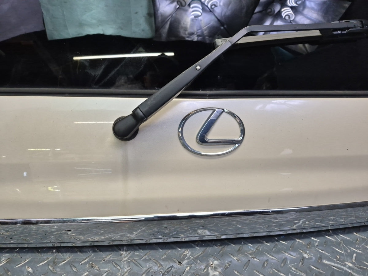 2003-2007 Lexus UZJ100L LX470 Rear Trunk Lid Liftgate Tailgate w Glass Assembly