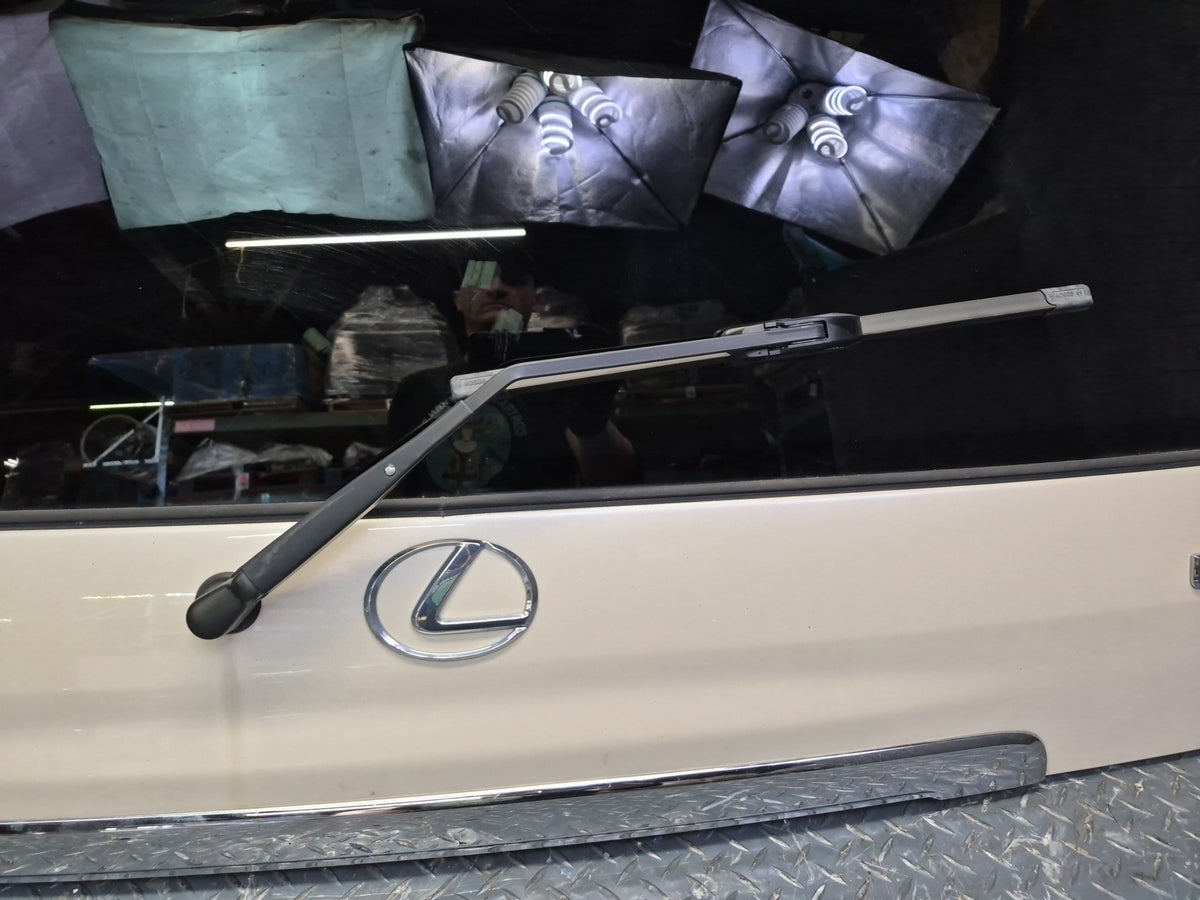 2003-2007 Lexus UZJ100L LX470 Rear Trunk Lid Liftgate Tailgate w Glass Assembly