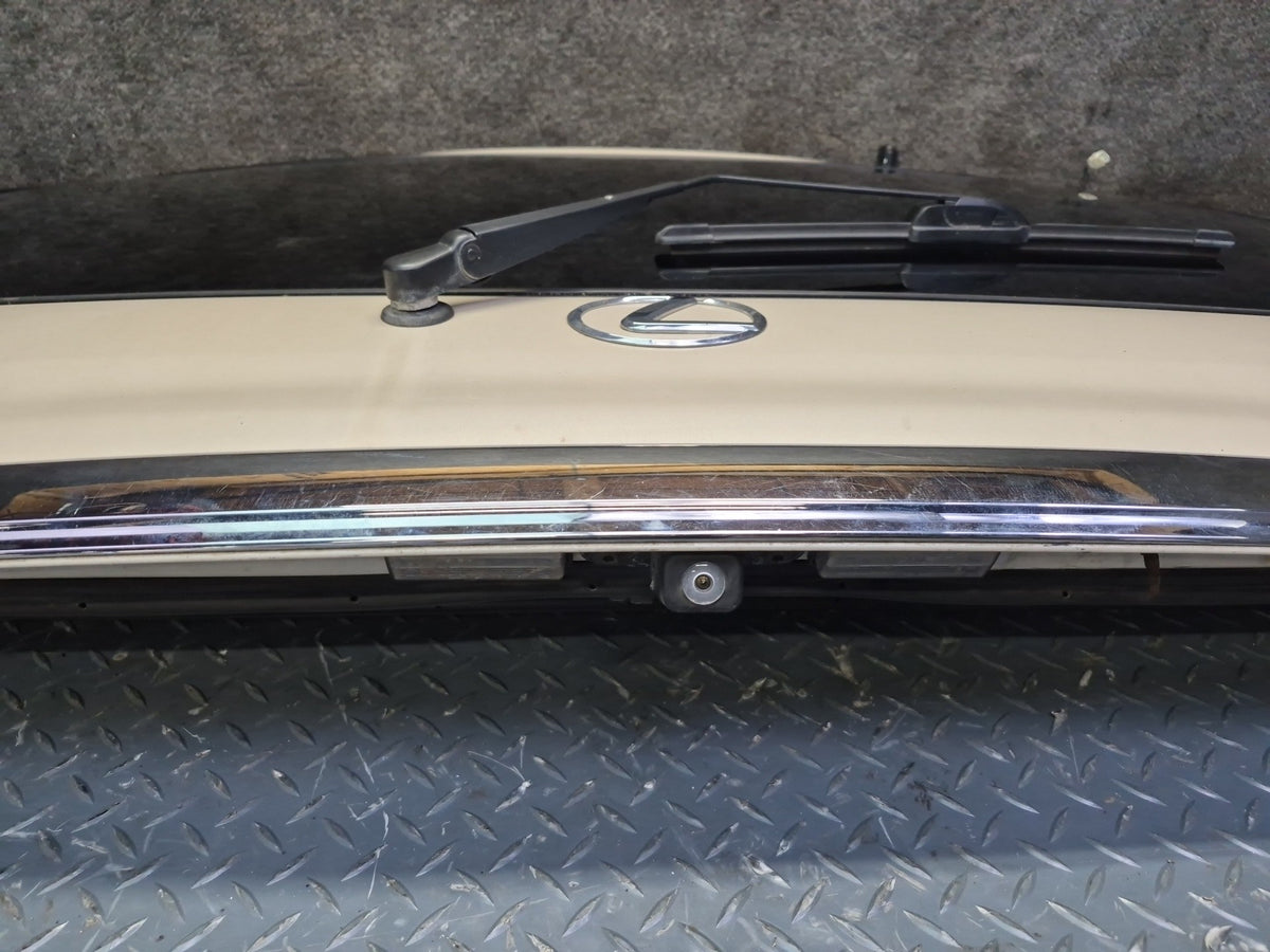 2003-2007 Lexus UZJ100L LX470 Rear Trunk Lid Liftgate Tailgate w Glass Assembly