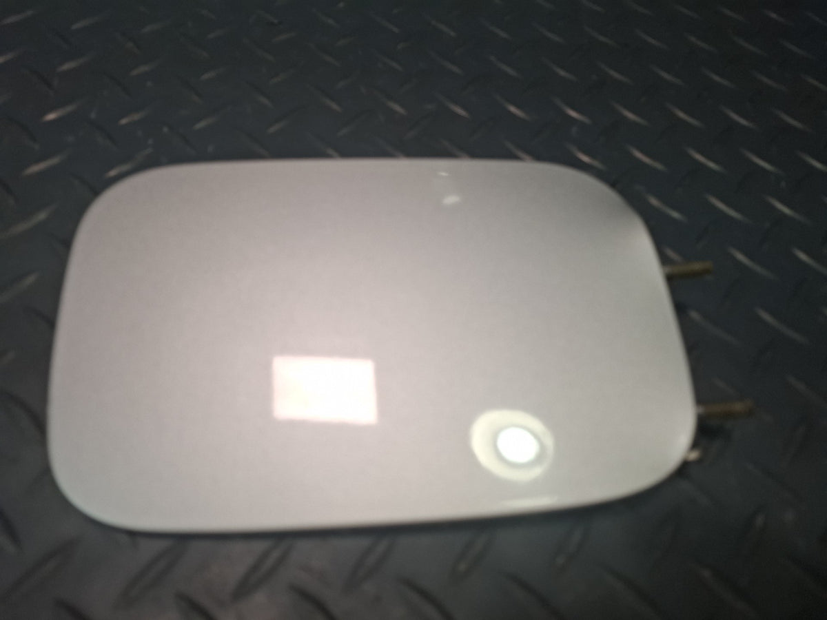 01-06 BMW E46 330ci Convertible Fuel Tank Filler Door Lid Cover Titan Silver OEM