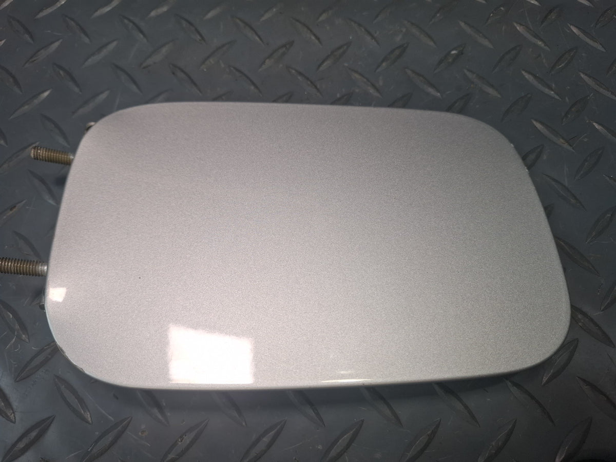 01-06 BMW E46 330ci Convertible Fuel Tank Filler Door Lid Cover Titan Silver OEM