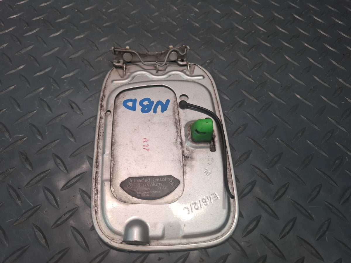 01-06 BMW E46 330ci Convertible Fuel Tank Filler Door Lid Cover Titan Silver OEM