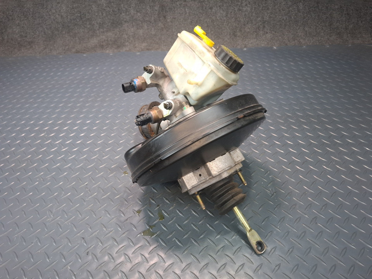2001 BMW E46 330ci Brake Master Cylinder Booster Fluid Reservoir w DSC Pump OEM
