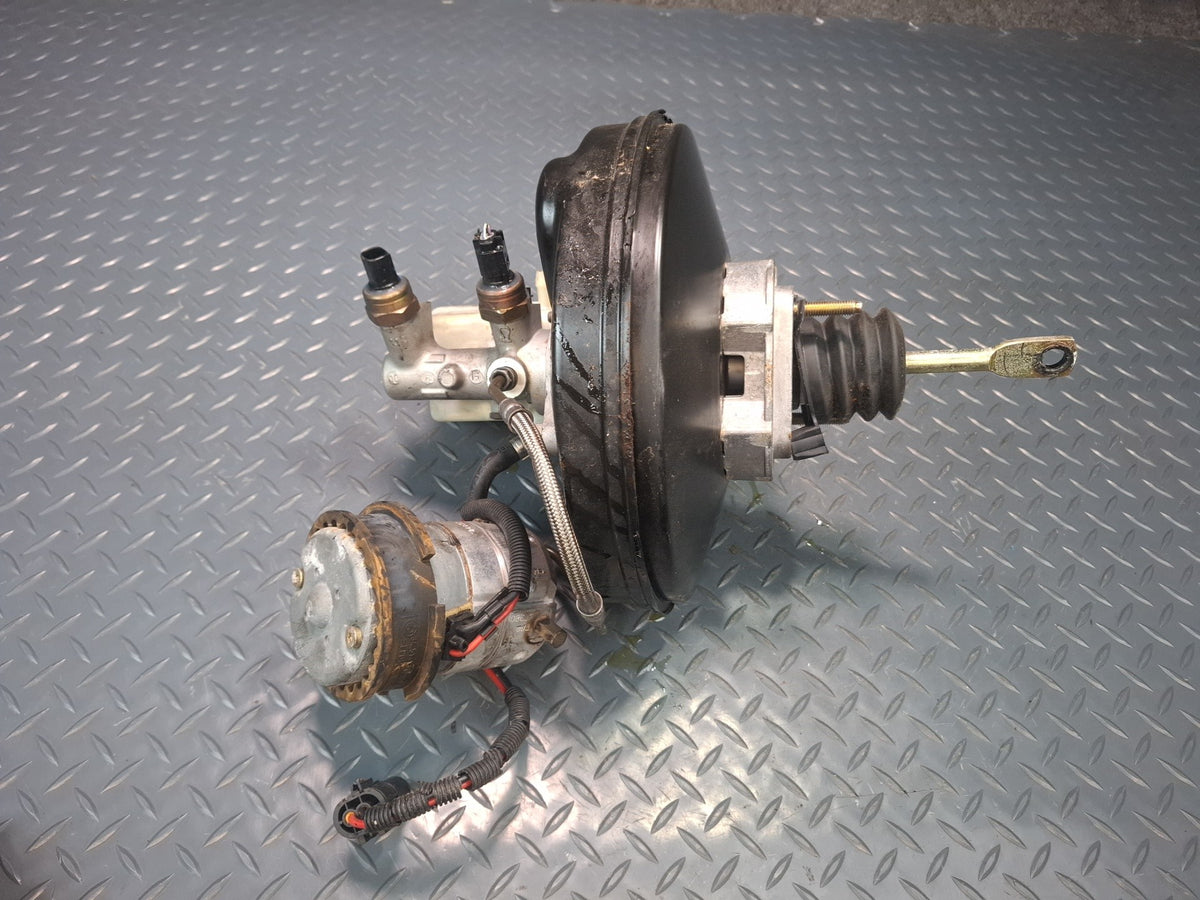 2001 BMW E46 330ci Brake Master Cylinder Booster Fluid Reservoir w DSC Pump OEM