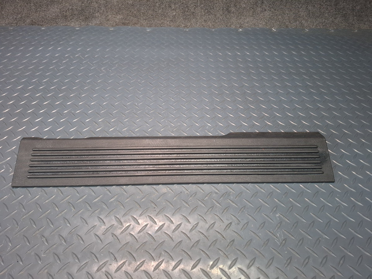 2003-2009 Hummer H2 Front Left & Right Door Scuff Sill Plate Trim Panel Set of 2