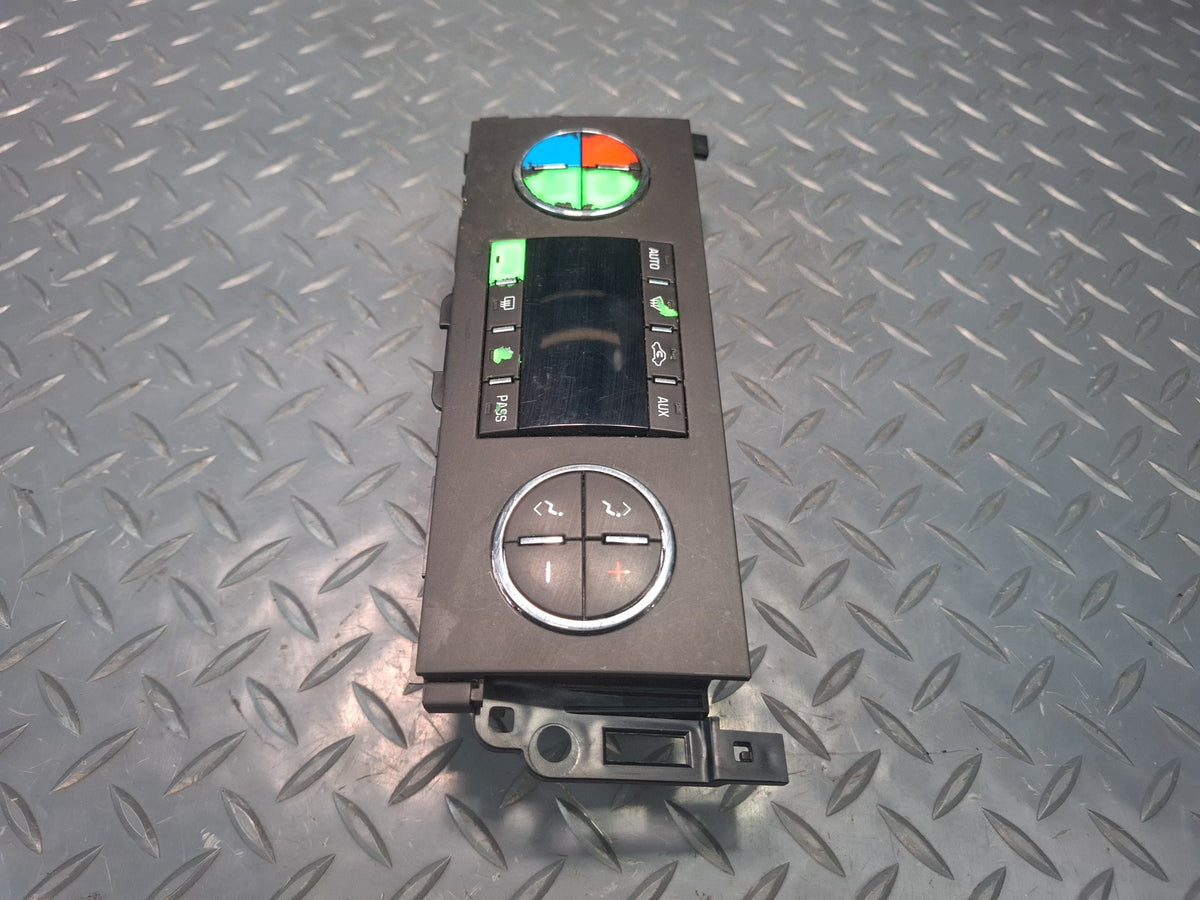 2008-2009 Hummer H2 A/C Heater Climate Control Switch Panel 25868012 Damaged
