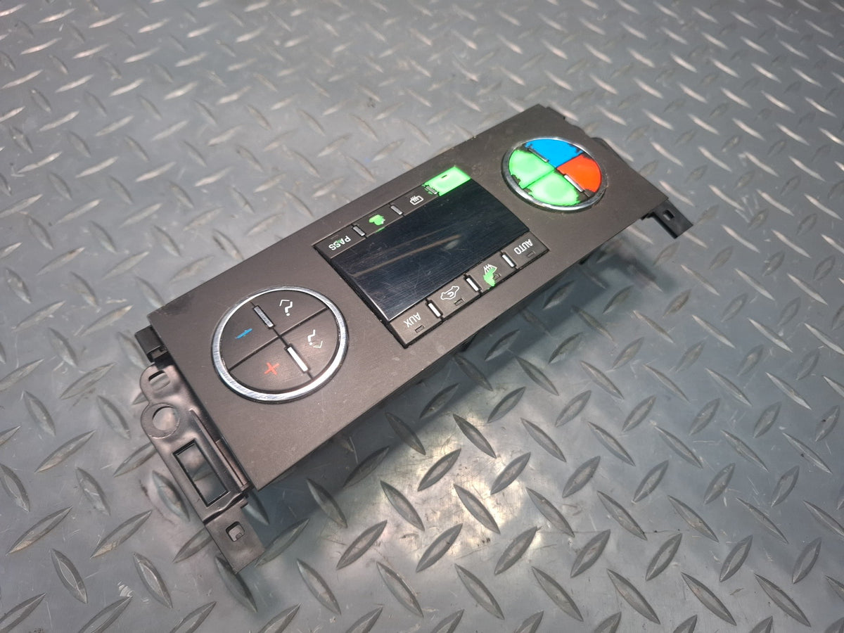 2008-2009 Hummer H2 A/C Heater Climate Control Switch Panel 25868012 Damaged