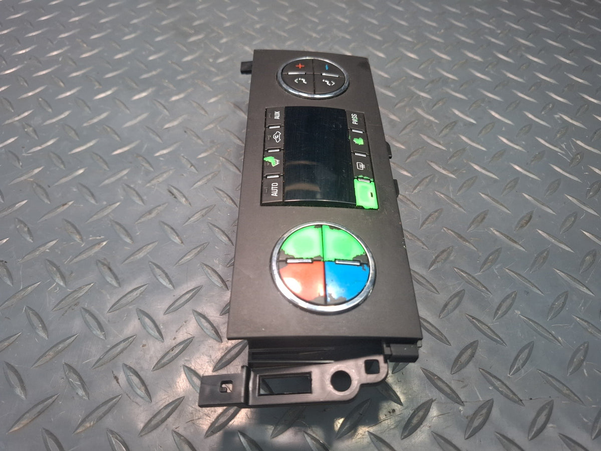 2008-2009 Hummer H2 A/C Heater Climate Control Switch Panel 25868012 Damaged