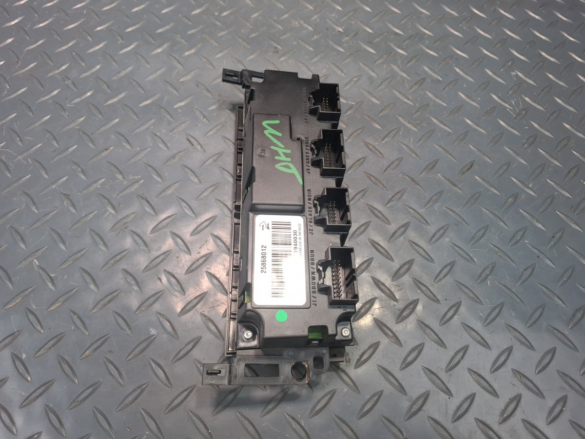 2008-2009 Hummer H2 A/C Heater Climate Control Switch Panel 25868012 Damaged