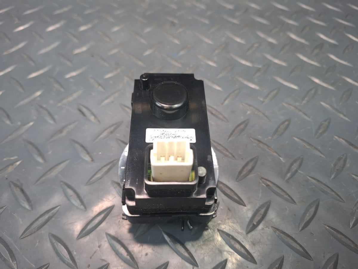 2008-2009 Hummer H2 Front Center Dash Display Clock
