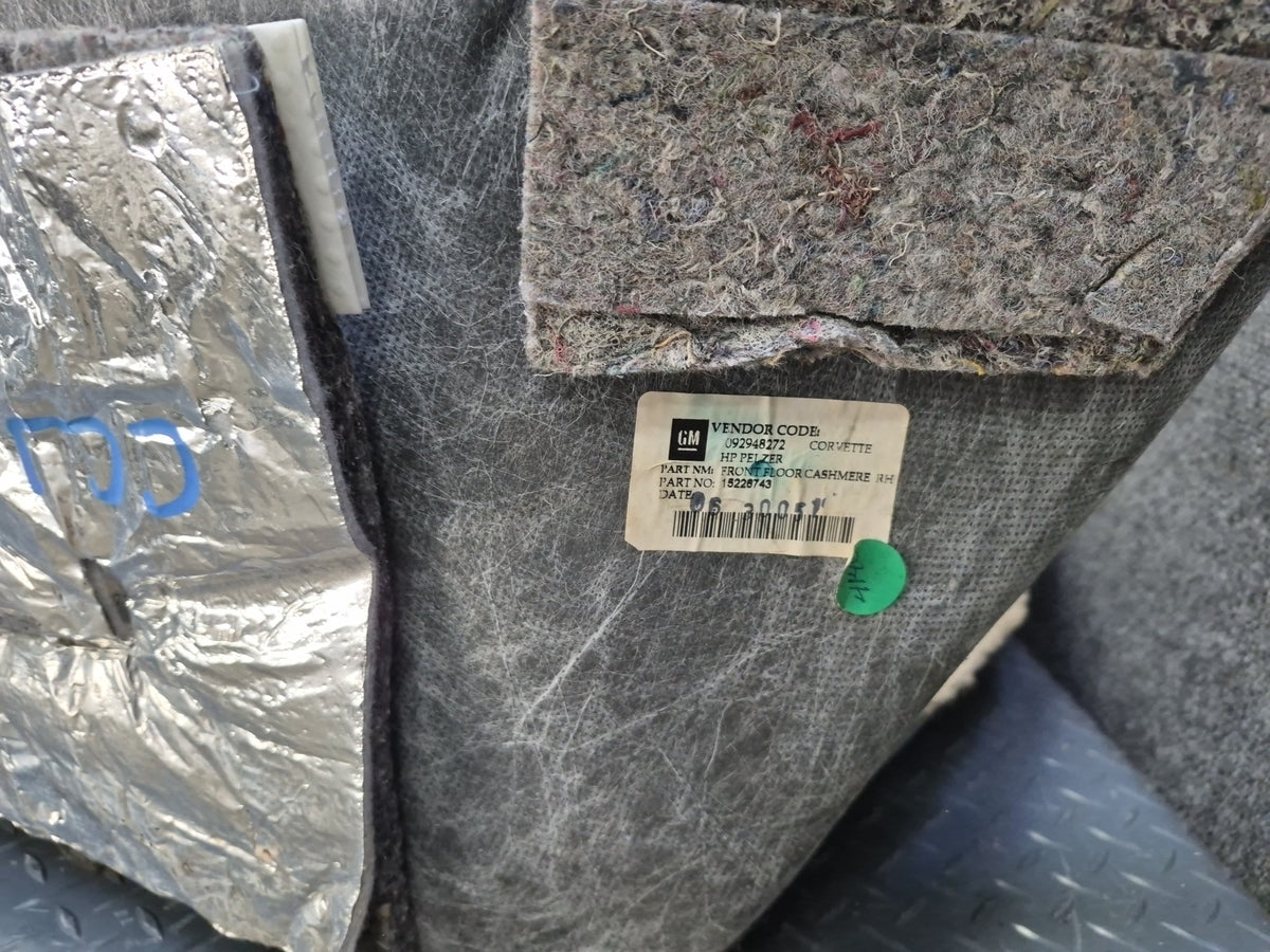 05-13 Chevrolet Corvette C6 Right Floor MAT Carpet Cover 15226743 Damaged