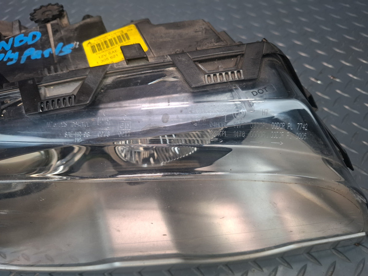 01-06 BMW E46 330Ci Coupe Convertible Front Right Xenon HID Headlight Defective