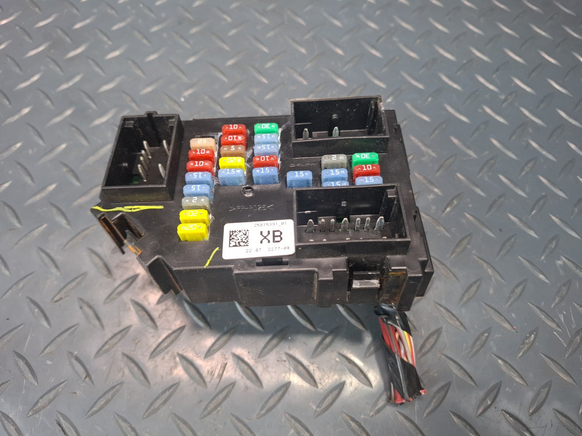 2008-2009 Hummer H2 Cabin Interior Junction Fuse Relay Box