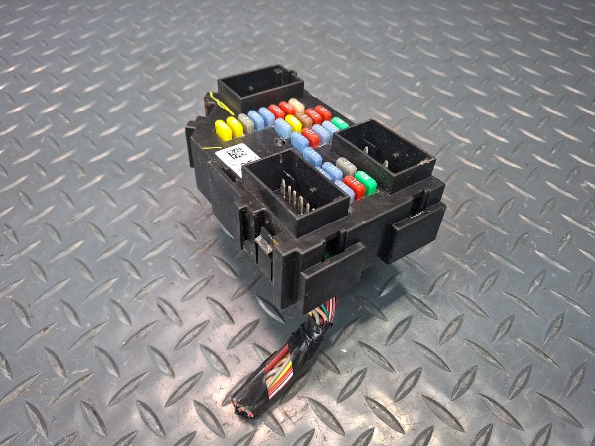 2008-2009 Hummer H2 Cabin Interior Junction Fuse Relay Box