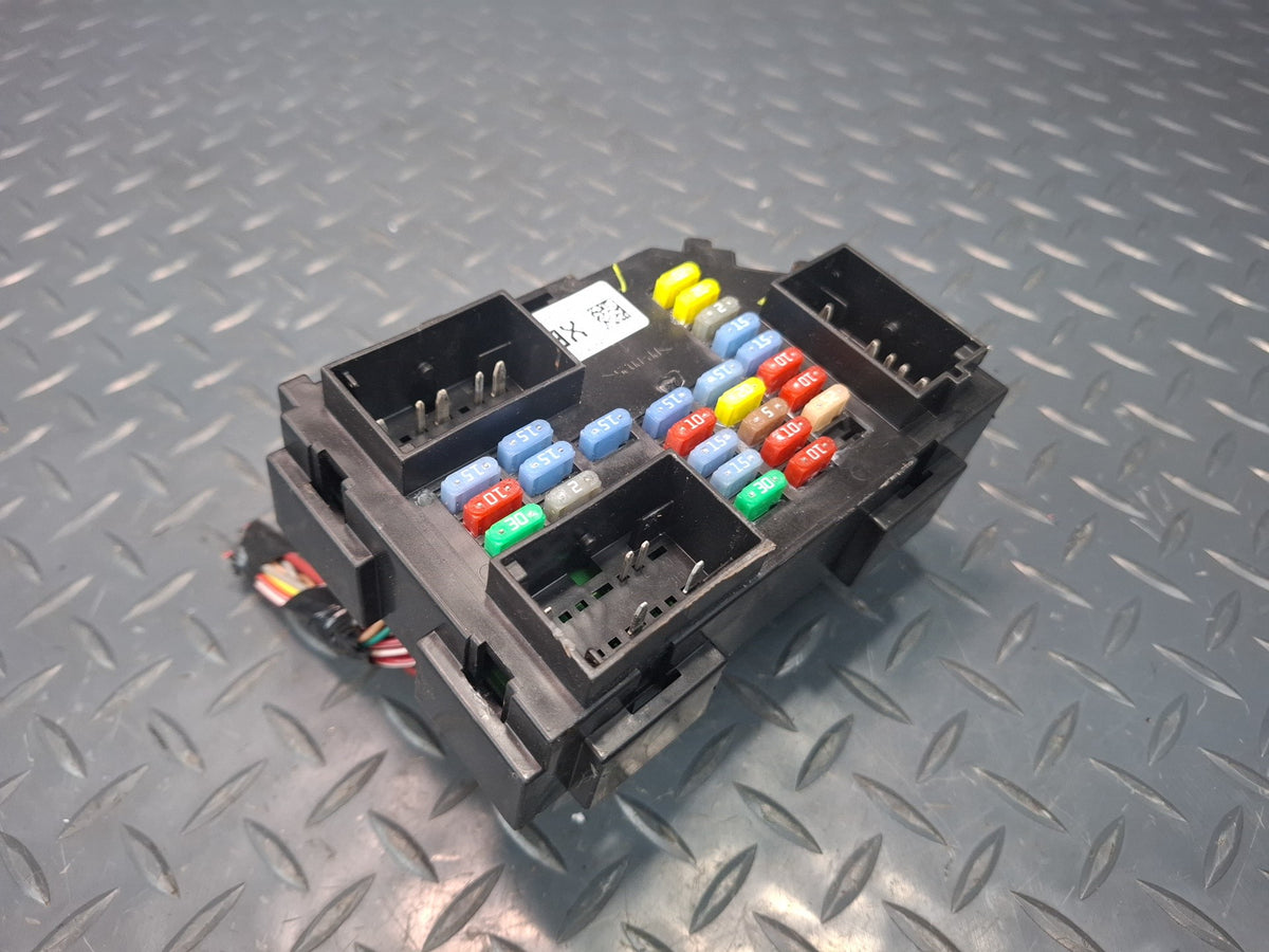 2008-2009 Hummer H2 Cabin Interior Junction Fuse Relay Box