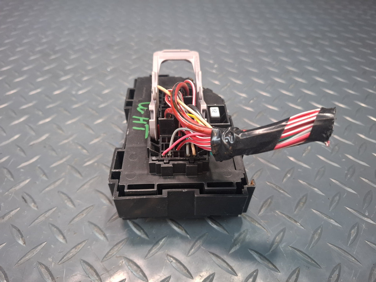 2008-2009 Hummer H2 Cabin Interior Junction Fuse Relay Box